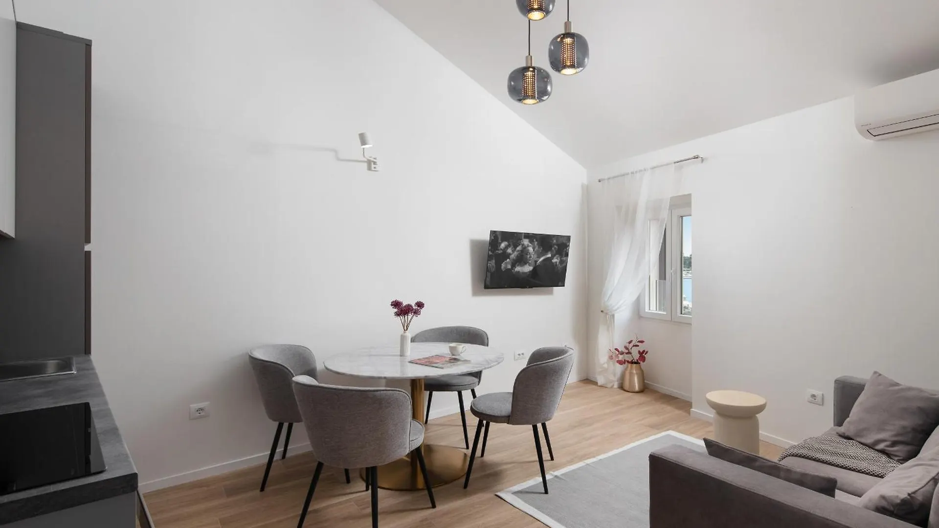 New2024 Mark'S Seaview Residence By Irundo Rovigno